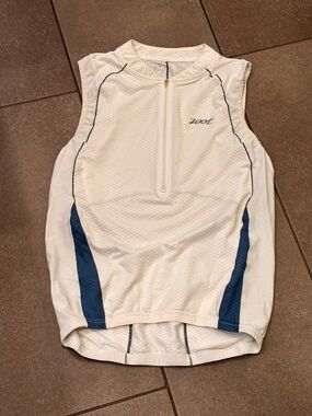 Zoot Men’s White Sleeveless Triathlon/Running Performance Top with Fuel Holders